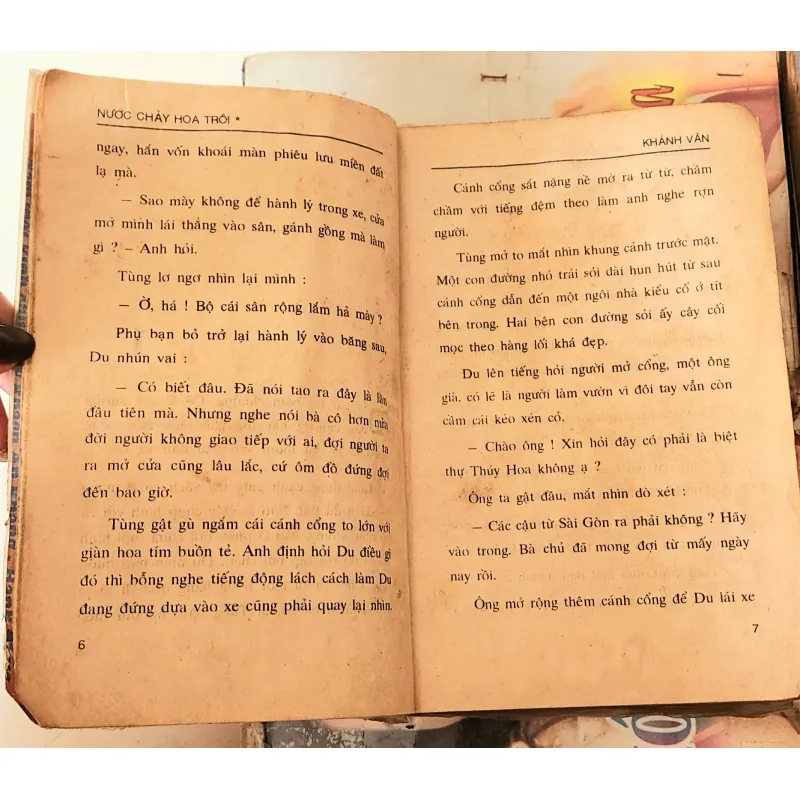 Tiểu thuyết lãng mạn Việt Nam: NƯỚC CHẢY HOA TRÔI (Khánh Vân) 782383