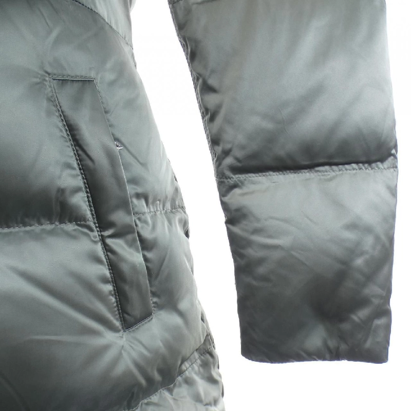 Áo khoác lông vũ PRADA với logo hình tam giác 29W117 R202 R0K - Hàng hiệu Chính hãng 816618