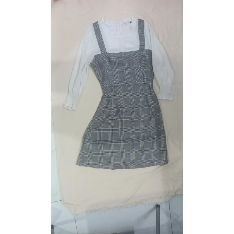 Đầm dạo phố size S /M, tình trạng mới hơn 80% 997032