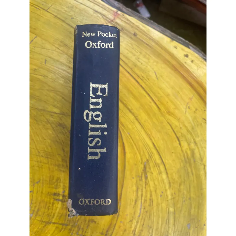 THE NEW POCKET OXFORD DICTIONARY 731925