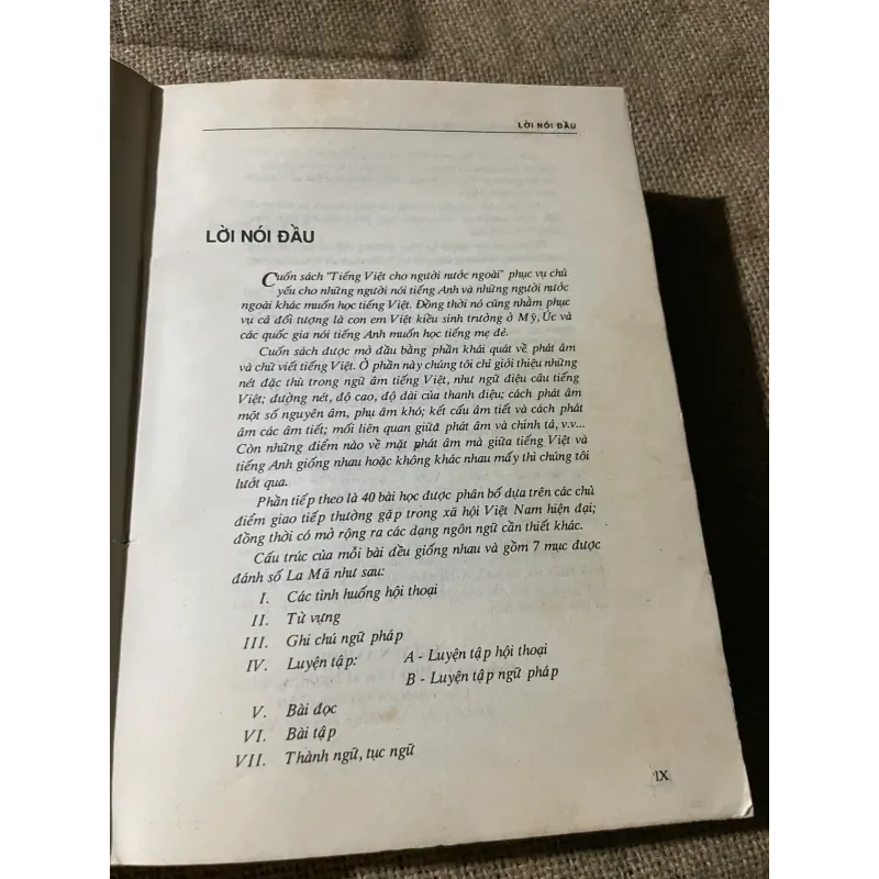 TIẾNG VIỆT CHO NGƯỜI NƯỚC NGOÀI - Vietnamese for Foreigners 574456