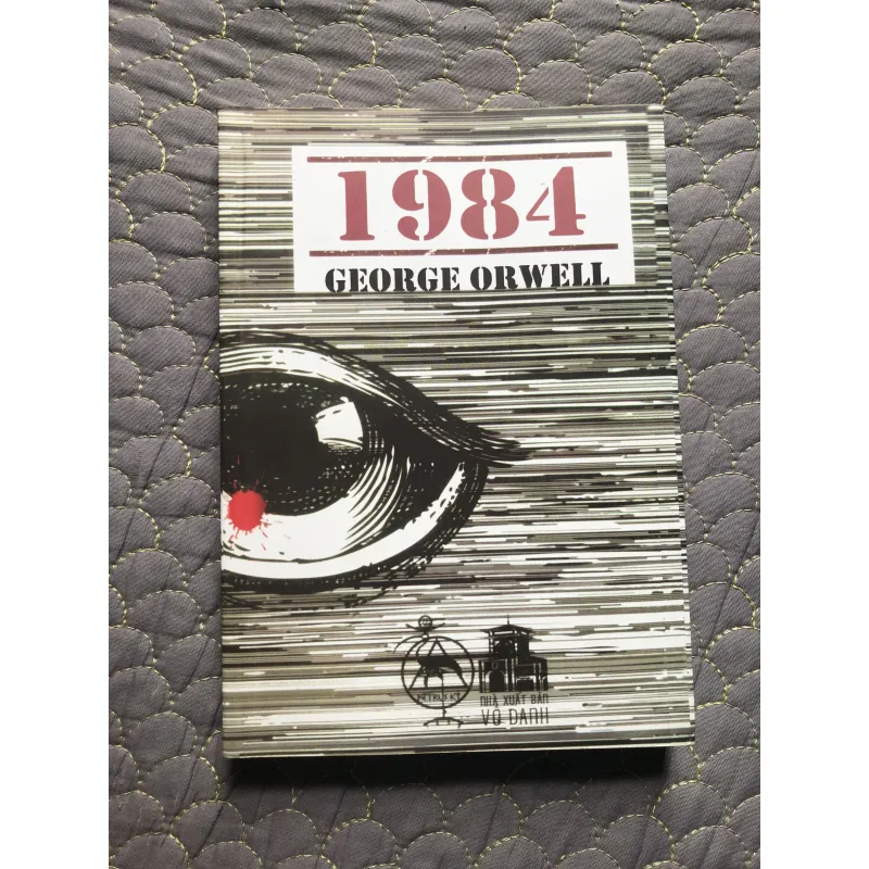 1984 - George Owell  1021743