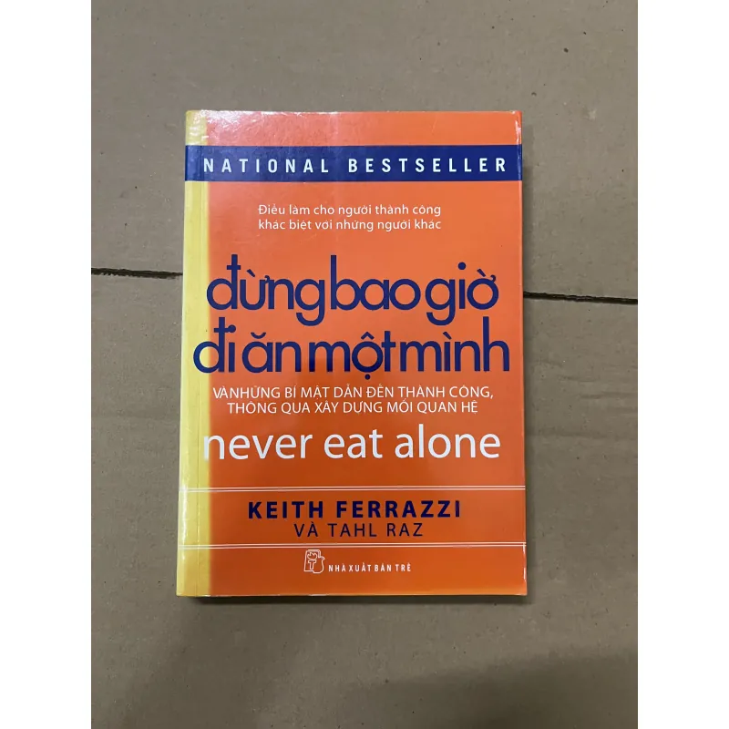 Đừng bao giờ đi ăn một mình 1019708