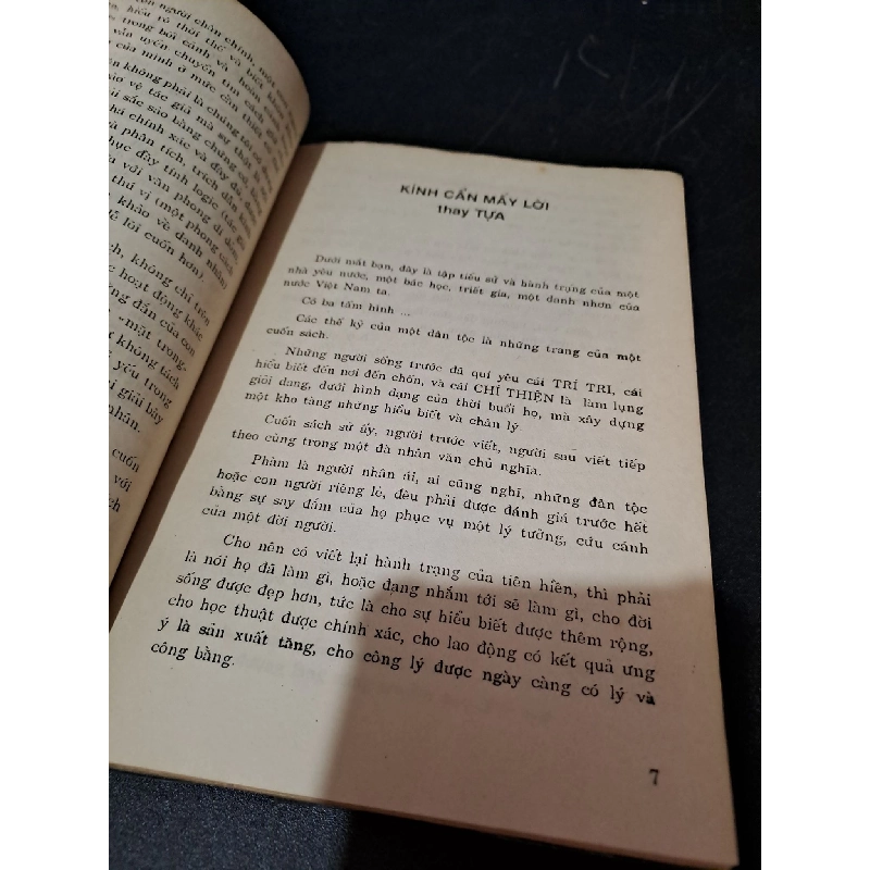 Trương Vĩnh Ký (con người và sự thật) mới 80% bẩn bìa, ố vàng, có chữ ký 1993 Nguyễn Văn Trấn HCM1804 DANH NHÂN 923174