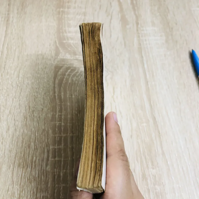 VÀNG VÀ MÁU  929002