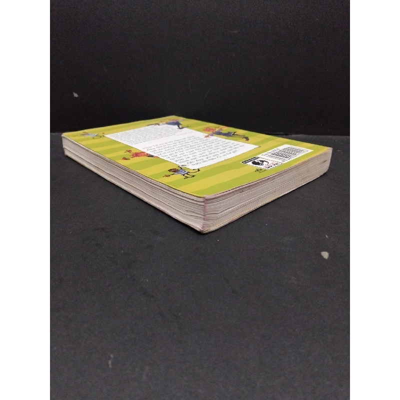 Pippi tất dài Astrid Lindfren mới 60% bẩn bìa, ố nhẹ, tróc gáy, tróc bìa, có chữ viết, ẩm 2013 HCM.ASB3010 917355