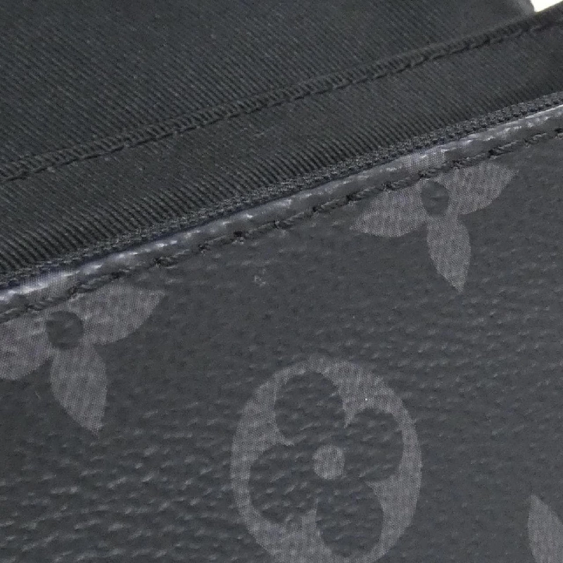 Túi xách vai Louis Vuitton Monogram Eclipse District PM M44000 - Hàng hiệu Authentic 801748