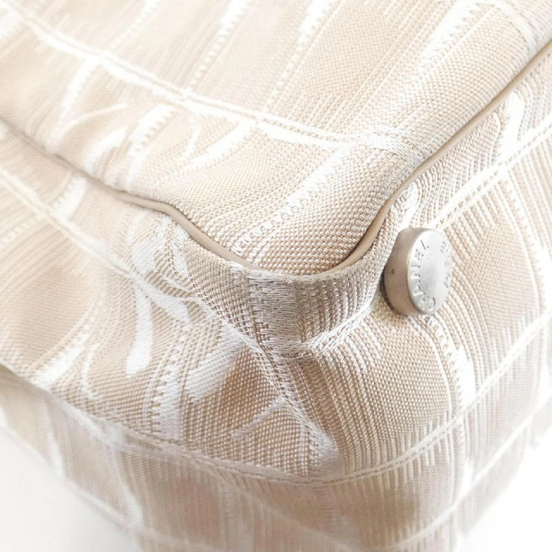 Túi xách Chanel Travel Line 15991 618514