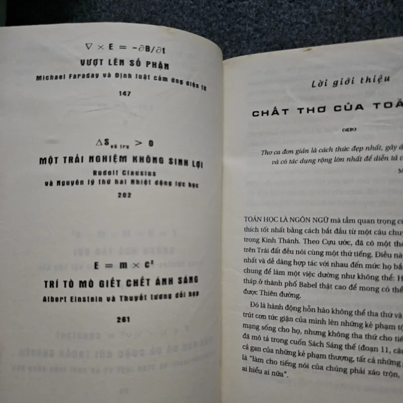 5 phương trình làm thay đổi thế giới - sức mạnh và chất thơ của toán học 745492