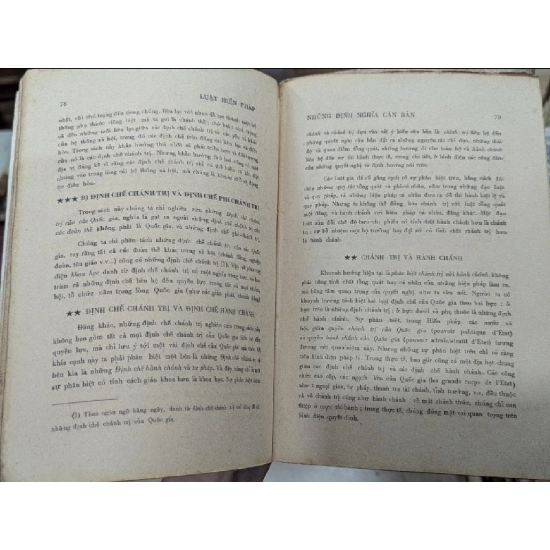 Luật Hiến Pháp khuôn mẫu dân chủ - Lê Đình Chân ( trọn bộ 2 tập ) 126245