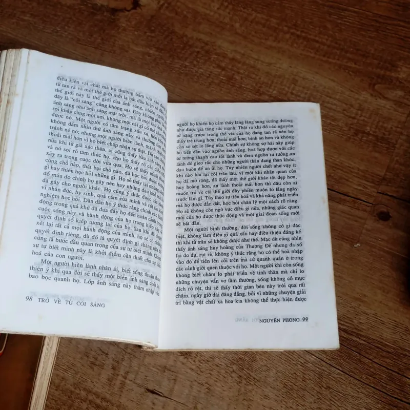 Trở về từ cõi sáng, Nguyên Phong  763449