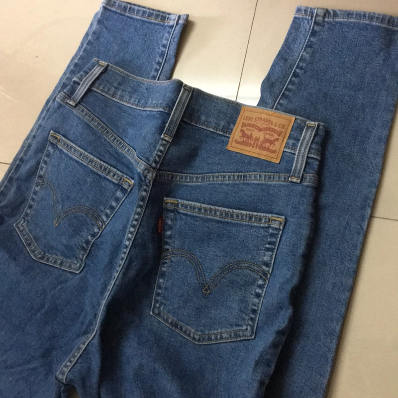 Quần bò cạp cao Levi 518612