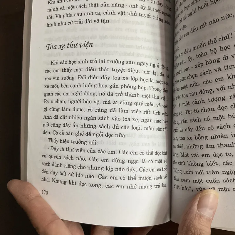 [GIÁO DỤC] Tottochan: Cô bé ngồi bên của sổ - Tetsuko Kuroyanagi 719143