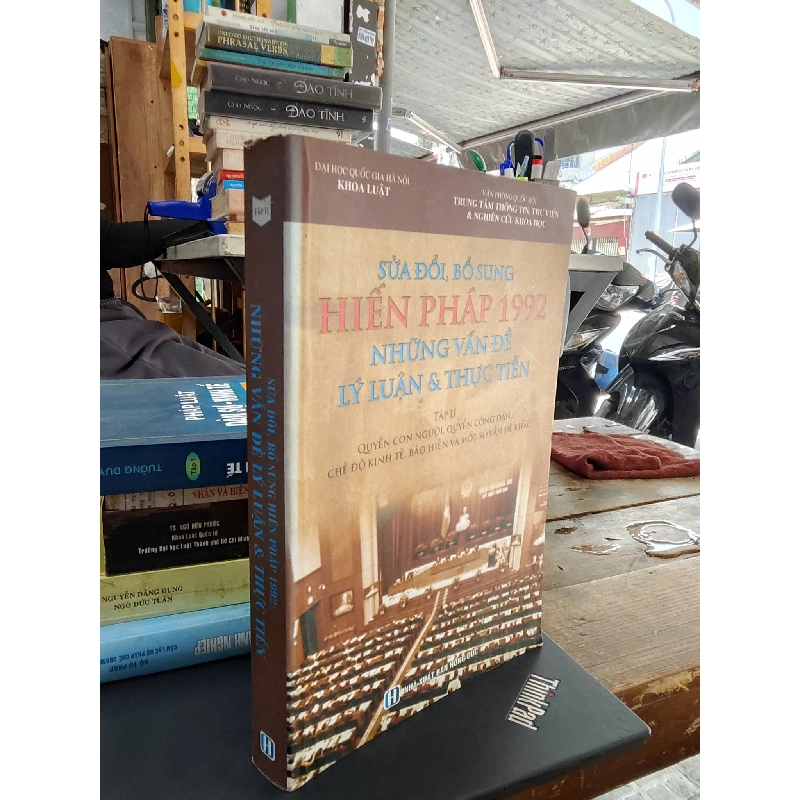 Sửa đổi, bổ sung Hiến Pháp 1992: Những vấn đề lý luận & thực tiễn 1006263