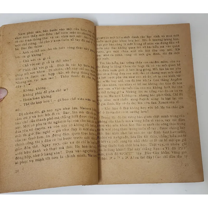 Truyện ngắn Pháp CUỐN SỔ MÀU XANH (Henri Troyat) 791127