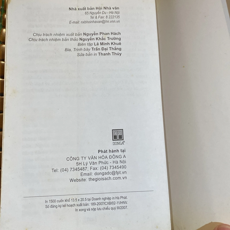 VĂN MỚI 2007 - TUYỂN CHỌN VĂN XUÔI CỦA NHỮNG TÁC GIẢ MỚI VÀ TÁC GIẢ ĐANG MẾN MỘ 479229