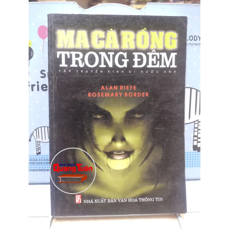 sách: Ma Cà Rồng trong đêm - Alan Riefe – Rosemary Border (A2) 573629