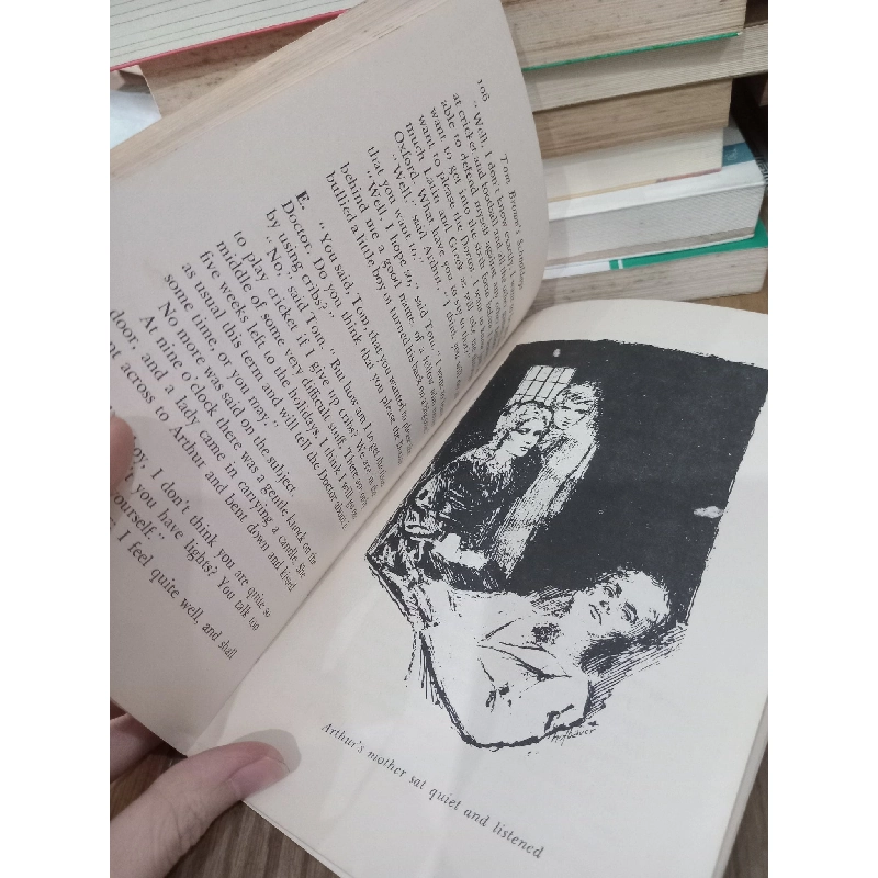 NEW METHOD SUPPLEMENTARY READER STAGE 4 Series (Sách luyện đọc tiếng Anh) 751413