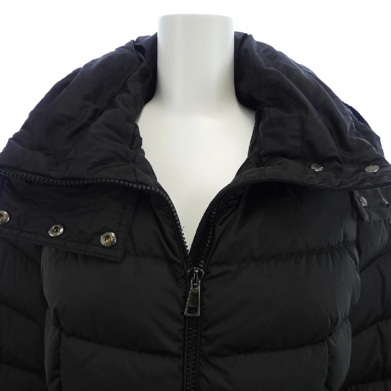 Áo khoác lông vũ MONCLER 638166