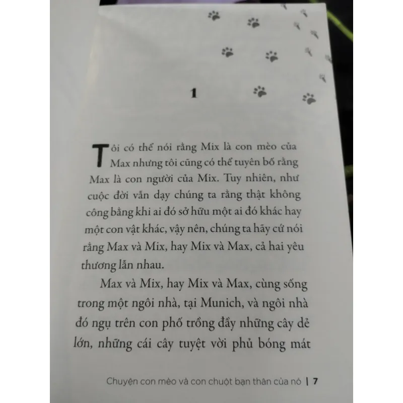 Chuyện con mèo và con chuột bạn thân của nó. 



Tác giả là Luis Sepúlveda. 695773