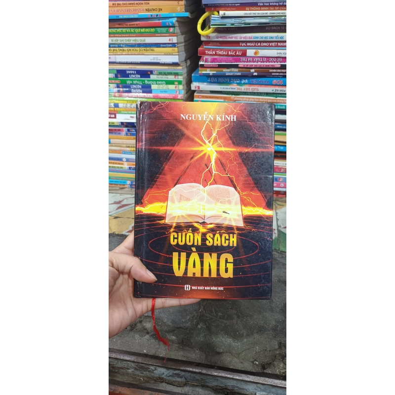 Cuốn Sách Vàng- Nguyễn Kính 508865