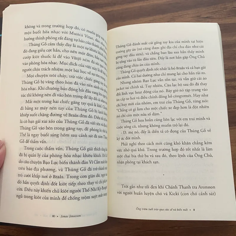 Sách Ông Trăm Tuổi Trèo Qua Cửa Sổ và Biến Mất còn mới 1005716