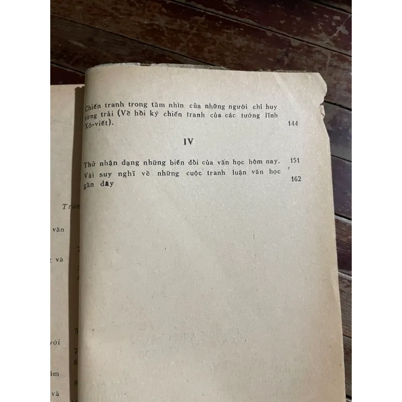 hiện thực chiến tranh và sáng tạo văn học - Đinh Xuân Dũng 601542