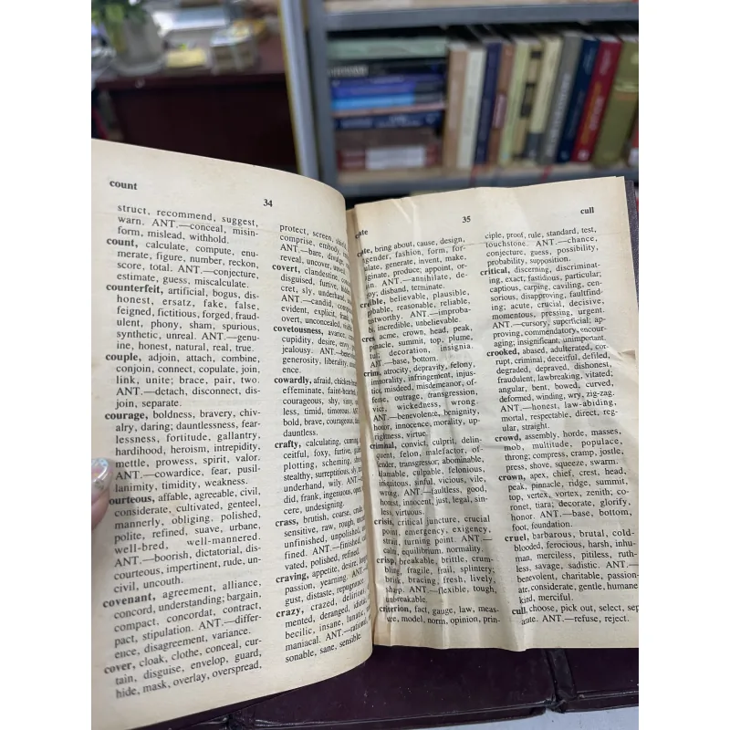 BỘ SÁCH THAM KHẢO TIẾNG ANH: THE NEW WEBSTER’S DELUXE DESK REFERENCE LIBRARY 957433