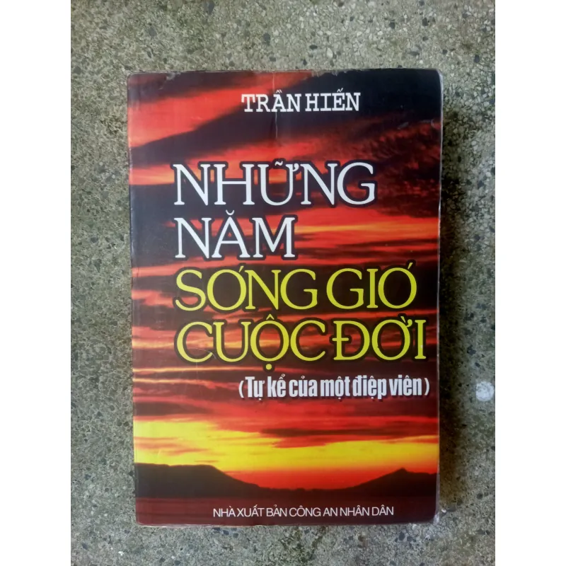 Những năm sóng gió cuộc đời 1030443