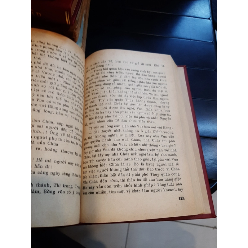 HOÀNG LÊ Nhất Thống Chí 298445