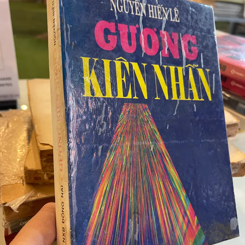 GƯƠNG KIÊN NHẪN - NGUYỄN HIẾN LÊ  1009516