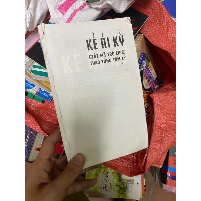 Kẻ ái kỷ giải mã trò chơi thao túng tâm lý 308118