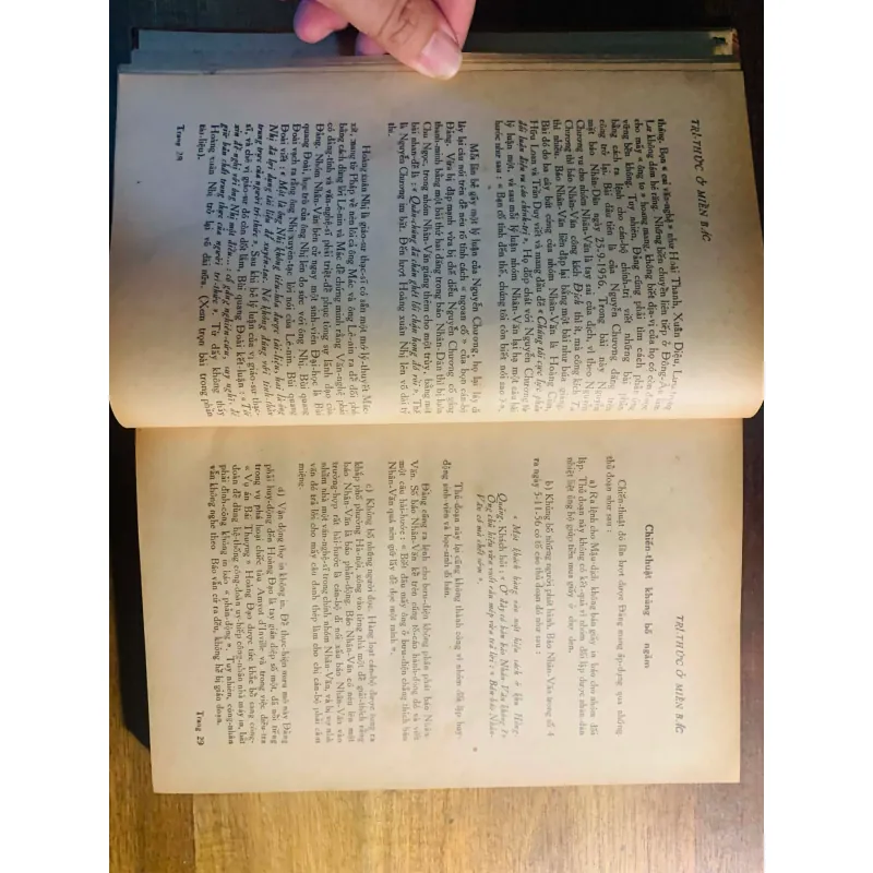 Bọn nhân văn giai phẩm trước tòa án dư luận quốc tế ( sách gốc) 1005539