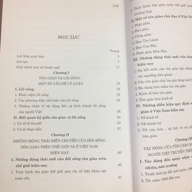 NHỮNG BIẾN ĐỘNG TRONG ĐỜI SỐNG TÔN GIÁO HIỆN NAY VÀ TÁC ĐỘNG CỦA NÓ ĐẾN LỐI SỐNG NGƯỜI VỆT 493402