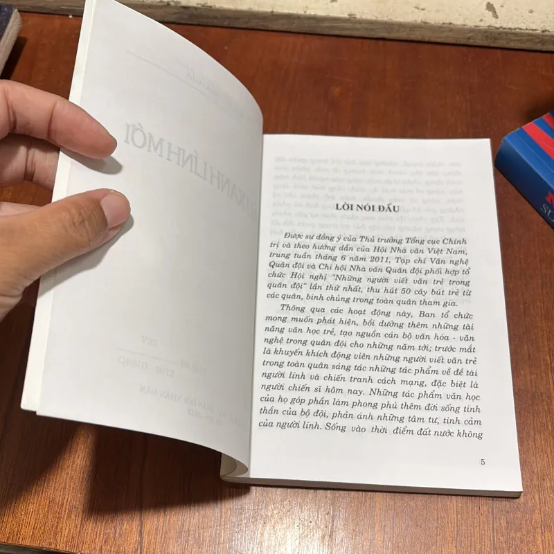 II Tập Truyện Ngắn: Màu Xanh Lính Mới - Nhiều Tác Giả - 2012 786205