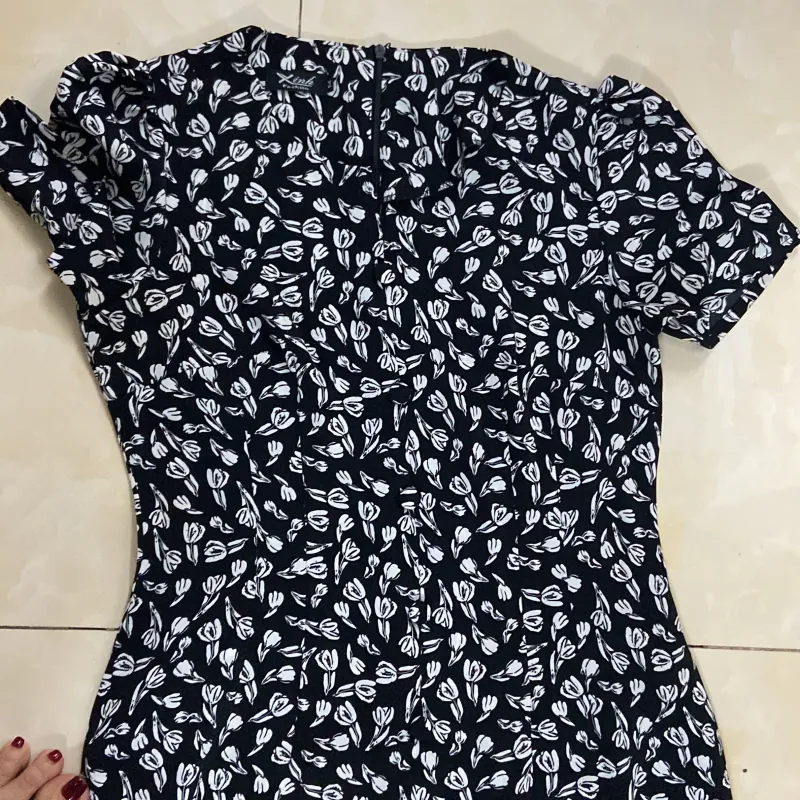 Đầm voan hoa nhí đen trắng 1050286