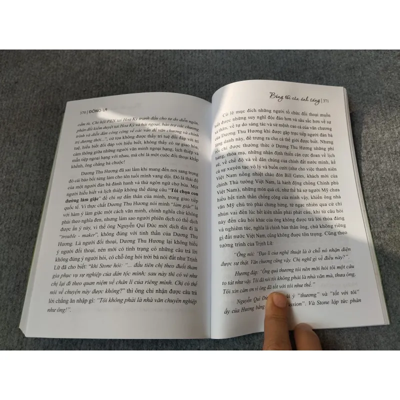 BÓNG TỐI CỦA ÁNH SÁNG - ĐÔNG LA NGUYỄN HUY HÙNG 727192