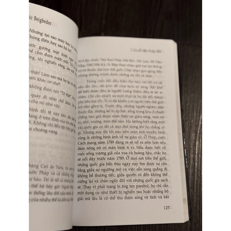 Cửa sổ tháp đôi 471144