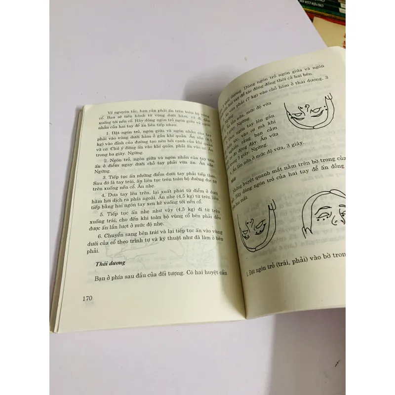 BẤM HUYỆT ĐỂ GIỮ SỨC KHOẺ VÀ VẺ ĐẸP  597825