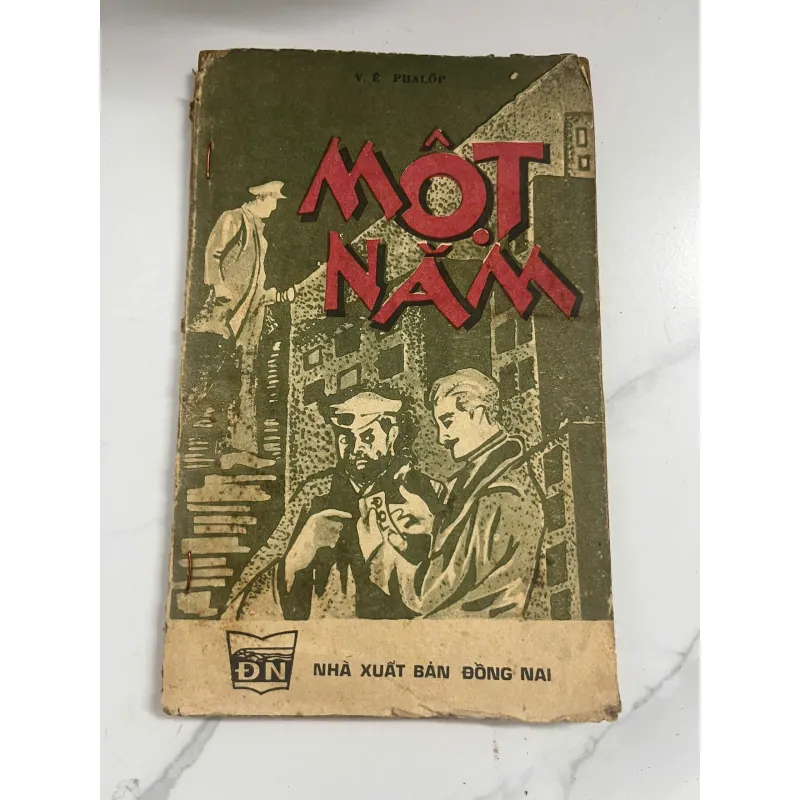 Một Năm - V. E. Phalốp 1021604