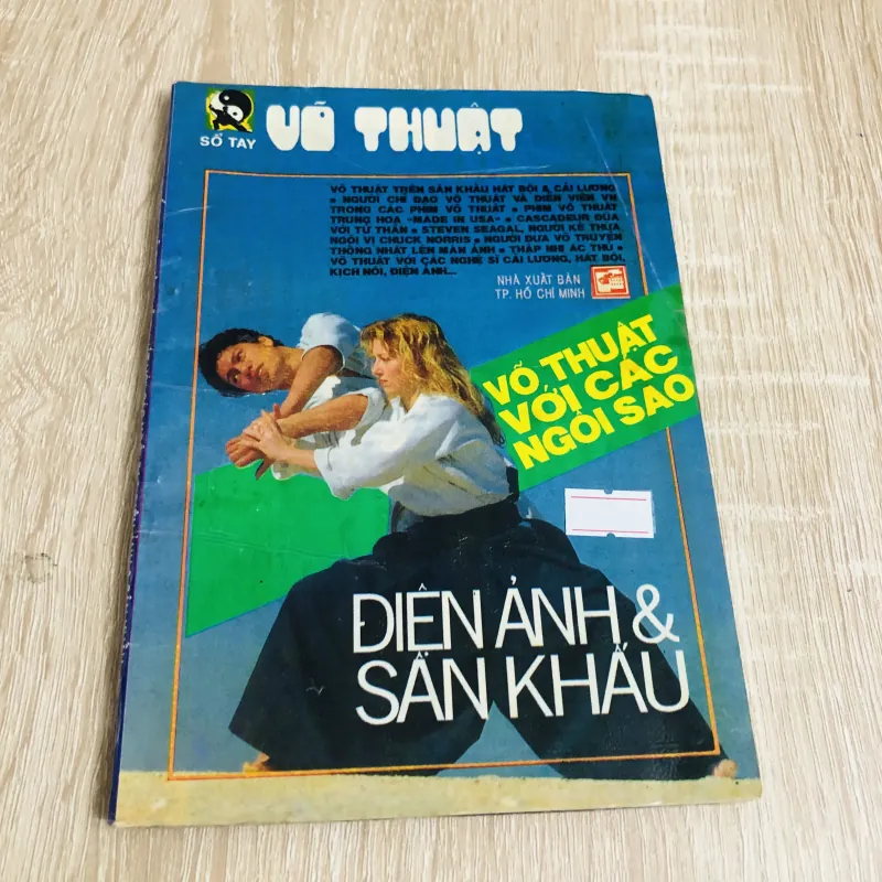 SỔ TAY VÕ THUẬT - VÕ THUẬT VỚI CÁC NGÔI SAO ĐIỆN ẢNH & SÂN KHẤU 544400