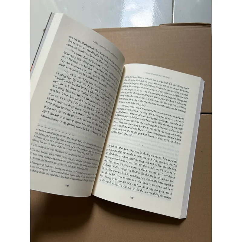 Nhảy moonwalk cùng Einstein 800062