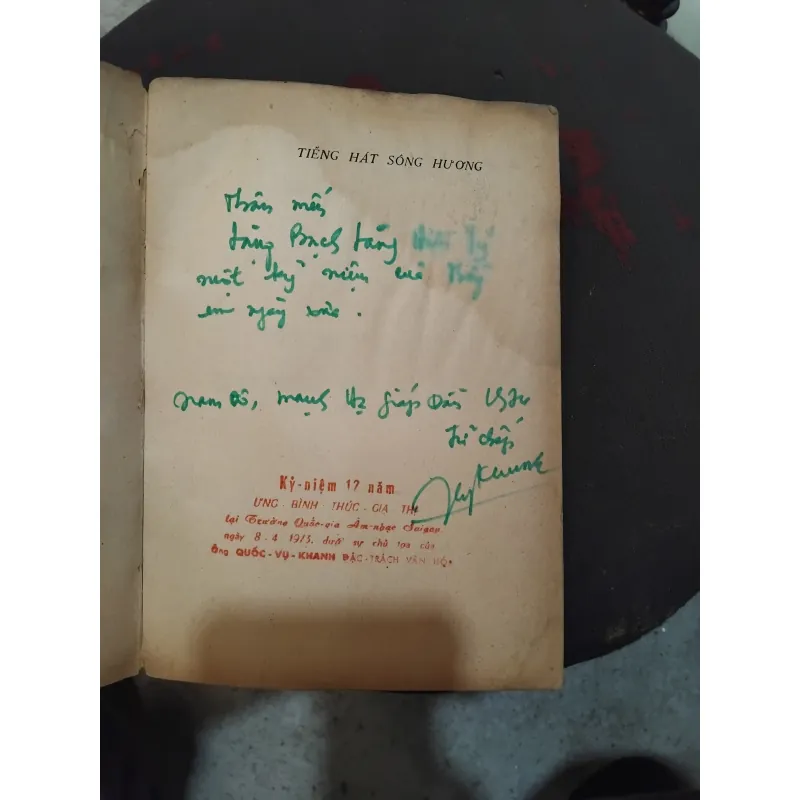 Tiếng hát sông Hương tập thơ của Ưng Bình Thúc Giạ Thị  1002644