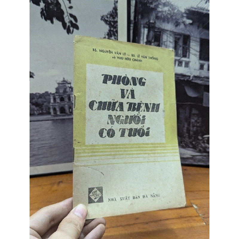 PHÒNG VÀ CHỮA BỆNH NGƯỜI CÓ TUỔI - NHIỀU TÁC GIẢ 165539