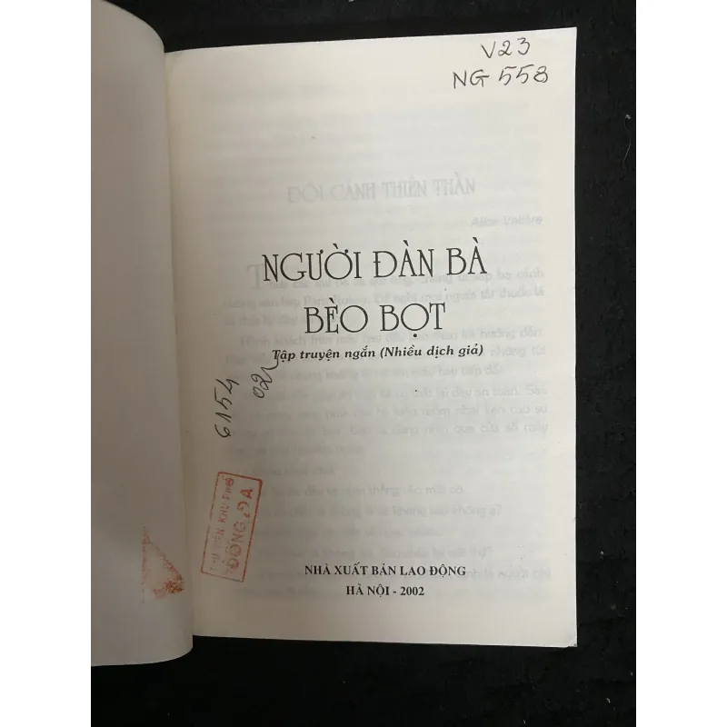 Người đàn bà bèo bọt - Nhiều người dịch ( hs Trần Đại Thắng vẽ bìa) 1029832