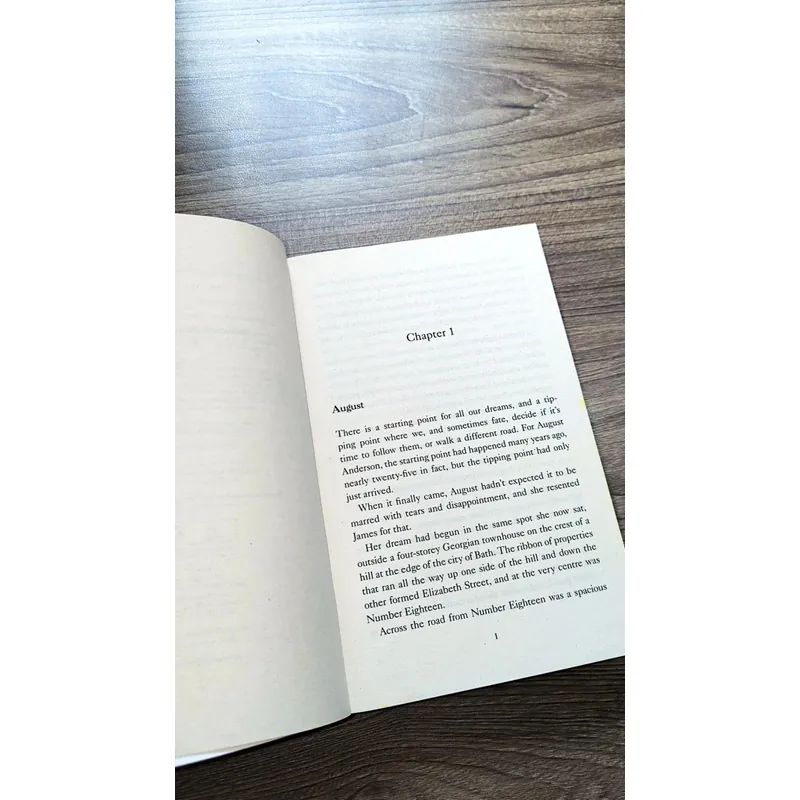 The Wedding Pact - the hilarious fake-dating summer romance by Isla Gordon (UK edition,  728908