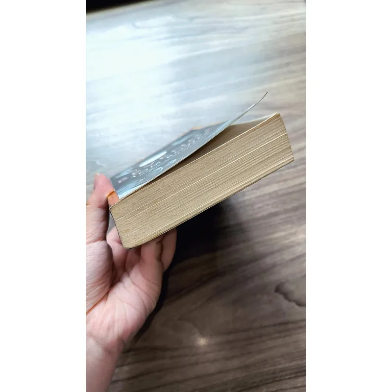 Revenge: Meghan, Harry, and the War Between the Windsors
(Sách cũ) 722974