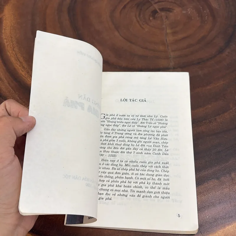 II Hướng Dẫn Viết Gia Phả - Nguyễn Quang Tiển - 2000 1020033