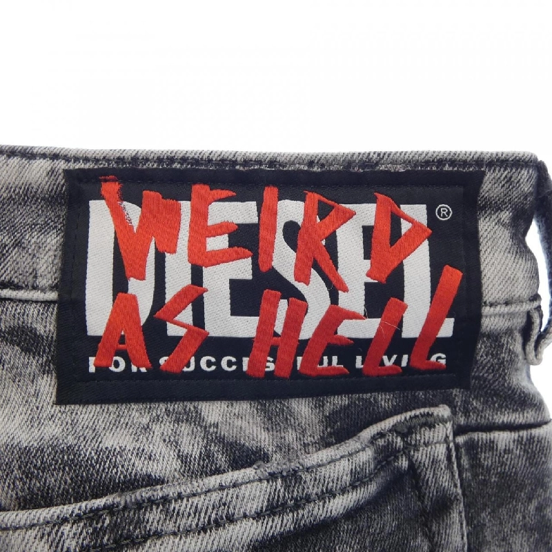 Quần jeans DIESEL - Hàng hiệu Authentic 811451