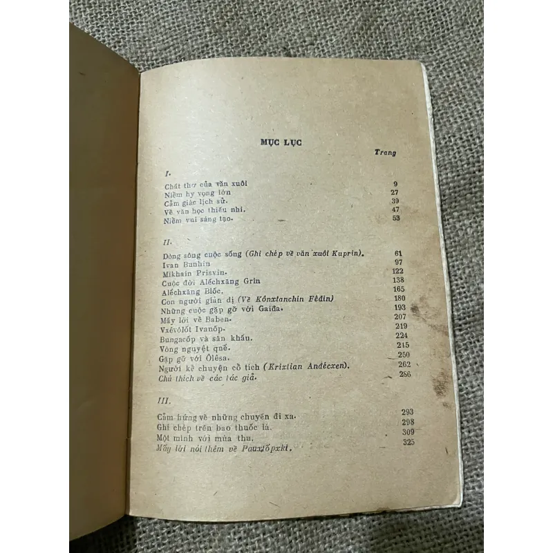 MỘT MÌNH VỚI MÙA THU - TIỂU LUẬN VĂN CHƯƠNG CỦA  K. PAUXTŐPXKI- - K.PAUXTOPXKI 570273